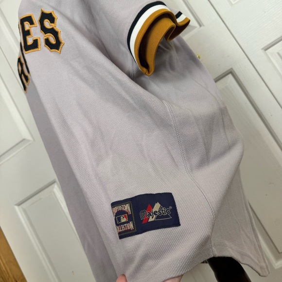 Pirates Gray Jersey - Roberto Clemente - Picture 3 of 8